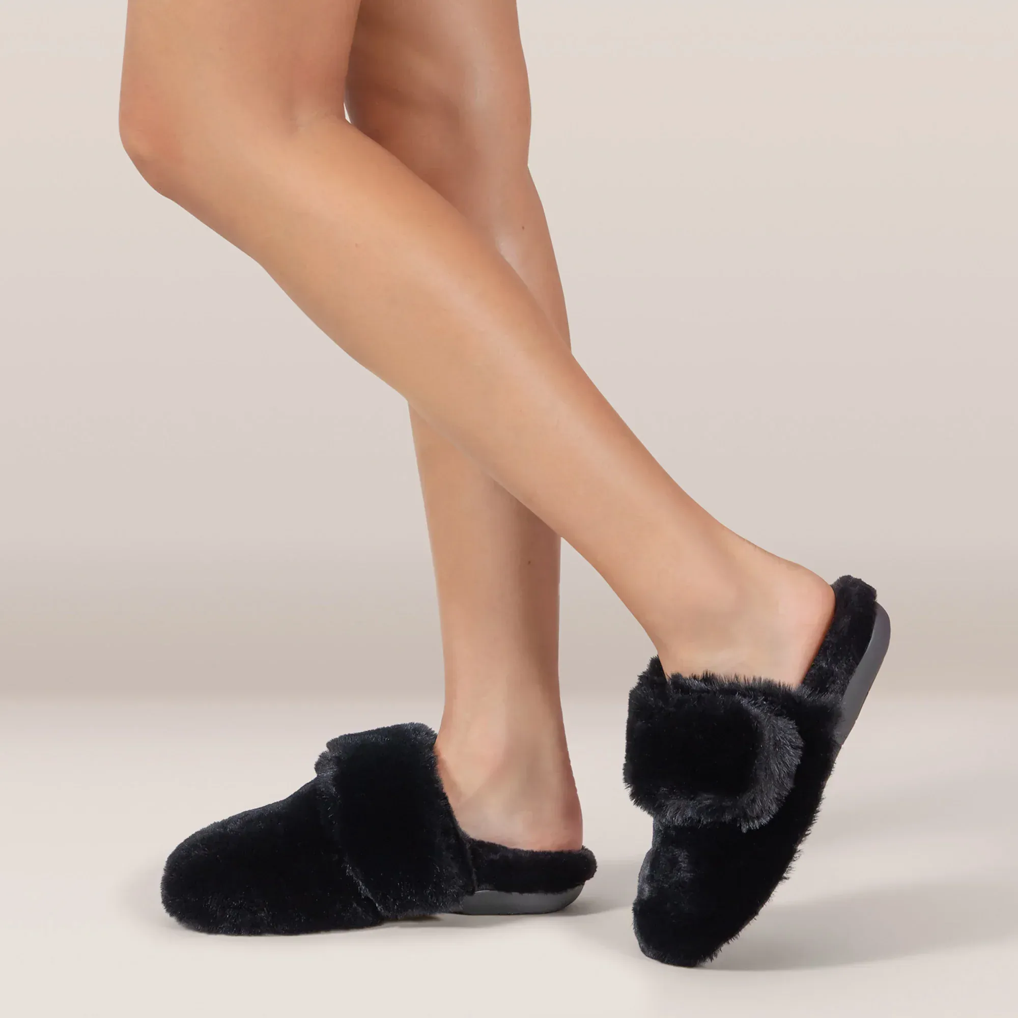 Aetrex Women's Misty Furry Slippers- Black - Image 7