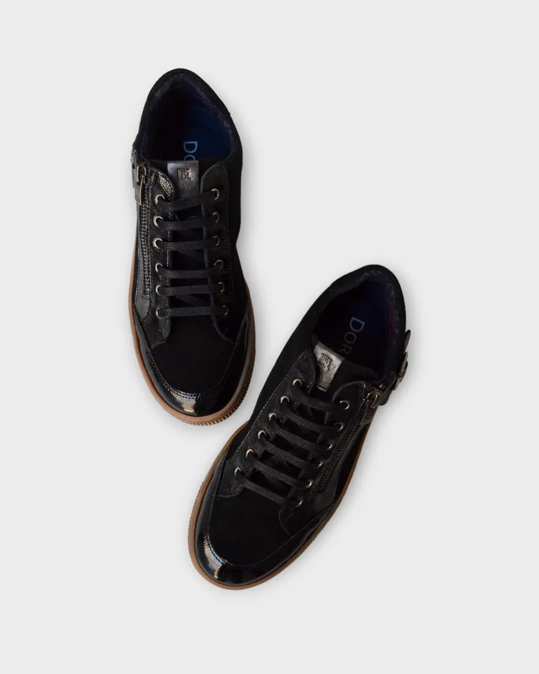 Dorking Women's Deli Lace & Zip Sneakers- Negro/ Plomo - Image 2