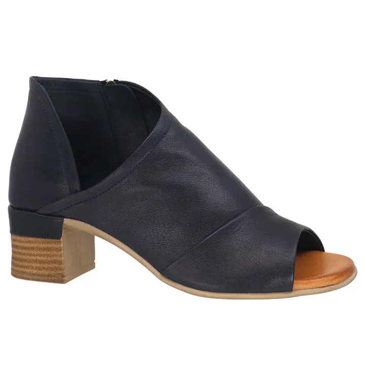 Everly Women's Gia 01 Heels-Navy
