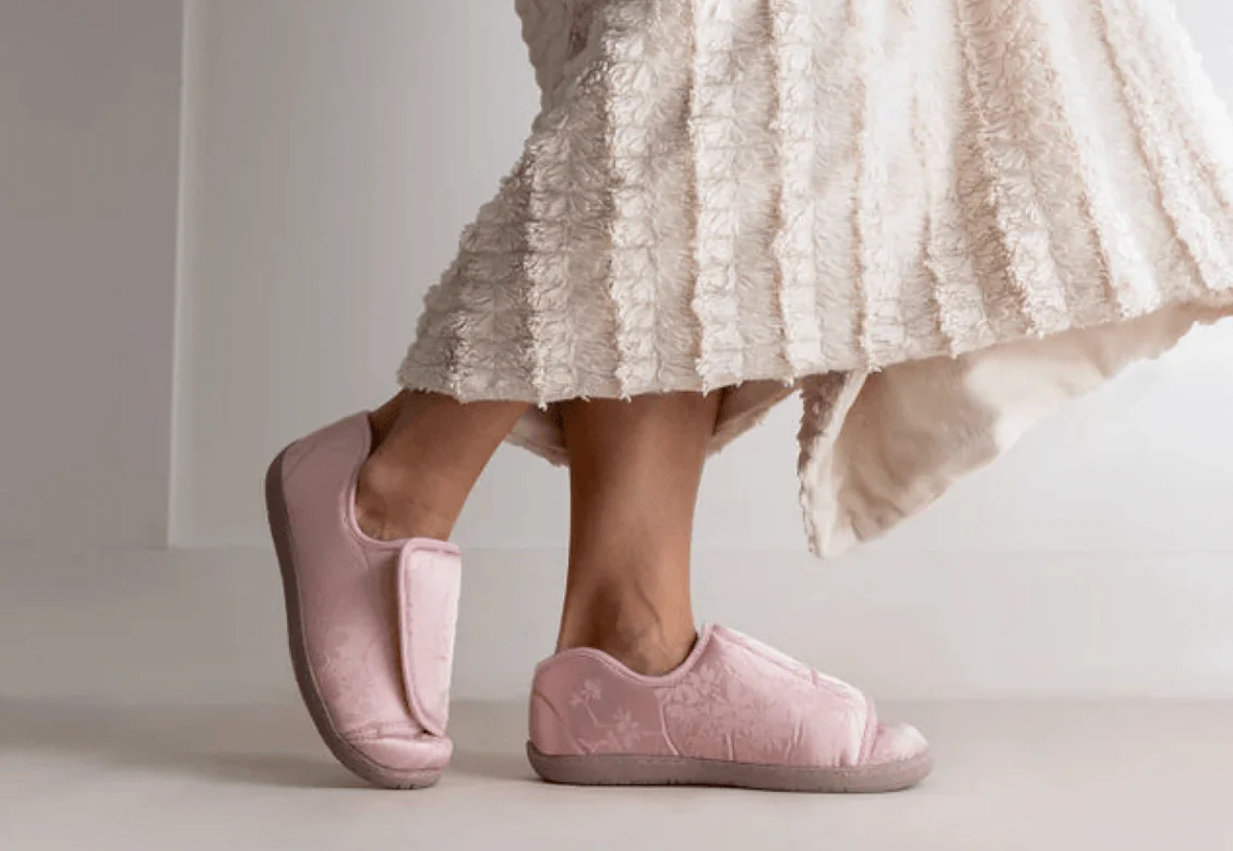 Foamtreads Women's Nurse 2 Slippers- Dusty Rose - Image 9