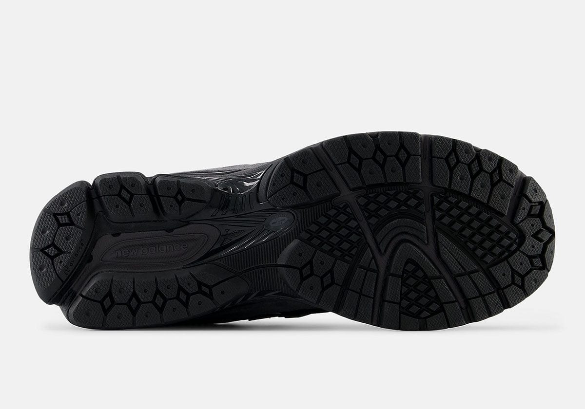 New Balance Unisex 2002R Sneakers- Black/Grey - Image 4