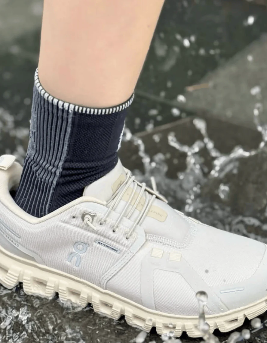 On Cloud Women's Cloud 6 Waterproof Running Shoes- Pearl/ Cream - Image 7